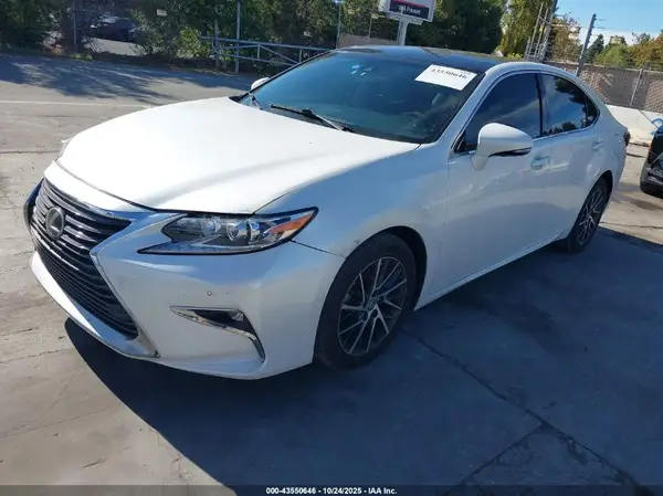 58ABK1GG2GU012413 2016 LEXUS ES - Image 2