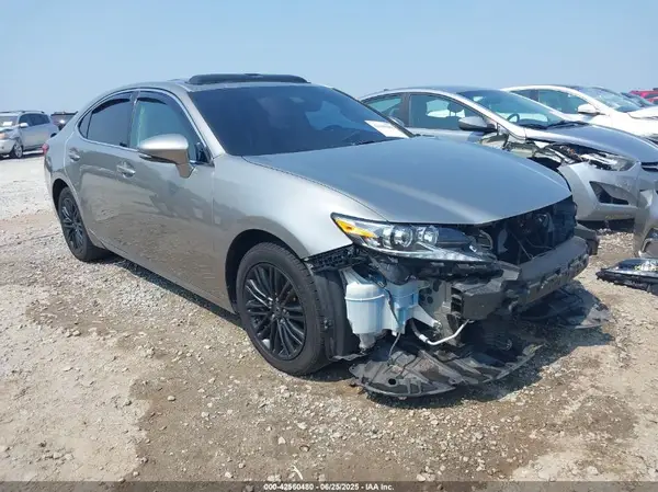 58ABK1GG2GU012993 2016 LEXUS ES - Image 1