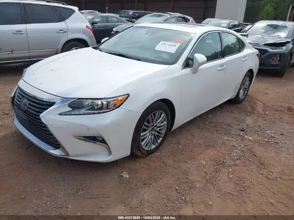 58ABK1GG2GU016980 2016 LEXUS ES - Image 2