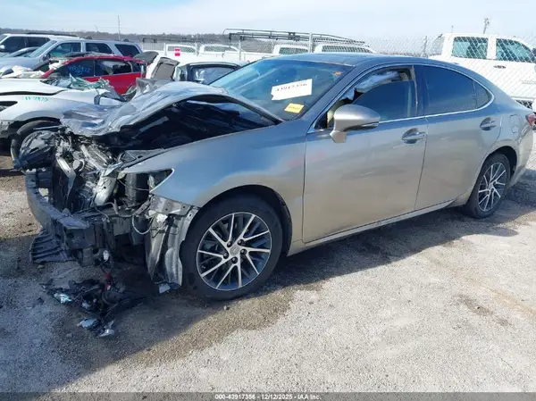 58ABK1GG2GU023427 2016 LEXUS ES - Image 2