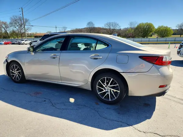 58ABK1GG2GU024299 2016 LEXUS ES - Image 2