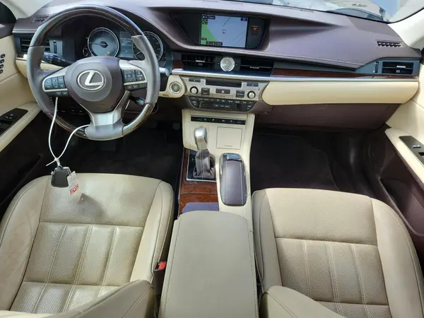 58ABK1GG2GU024819 2016 LEXUS ES - Image 8