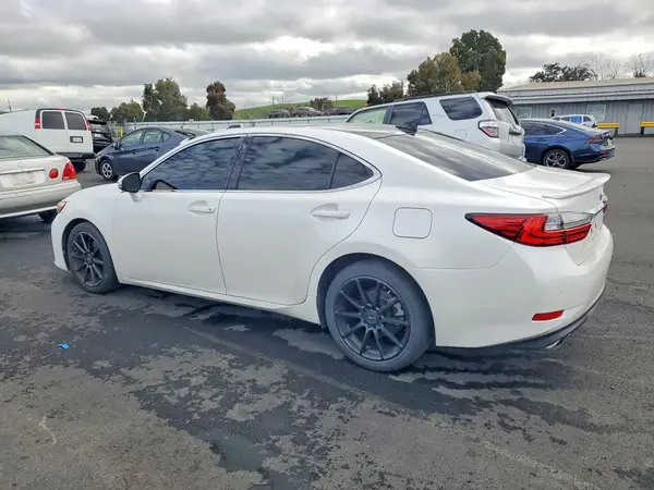 58ABK1GG2GU024822 2016 LEXUS ES - Image 2