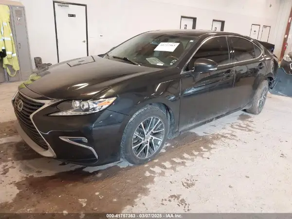 58ABK1GG2GU025923 2016 LEXUS ES - Image 2