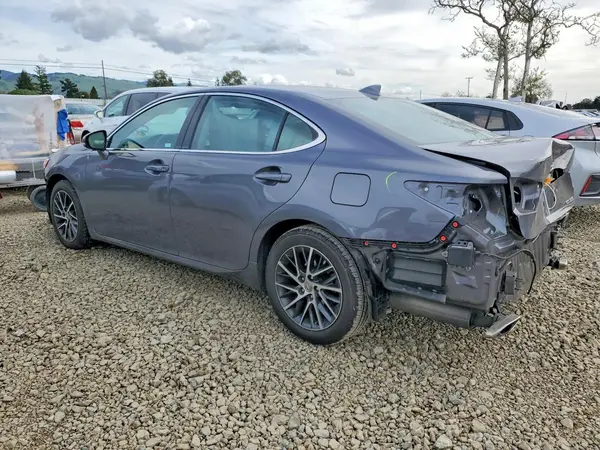 58ABK1GG2HU038625 2017 LEXUS ES - Image 2