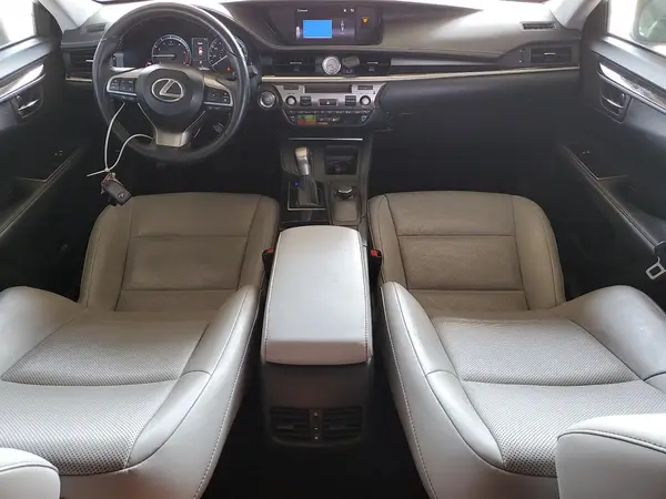 58ABK1GG2HU039001 2017 LEXUS ES - Image 8