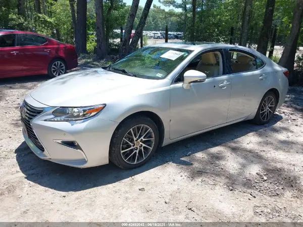 58ABK1GG2HU043646 2017 LEXUS ES - Image 2