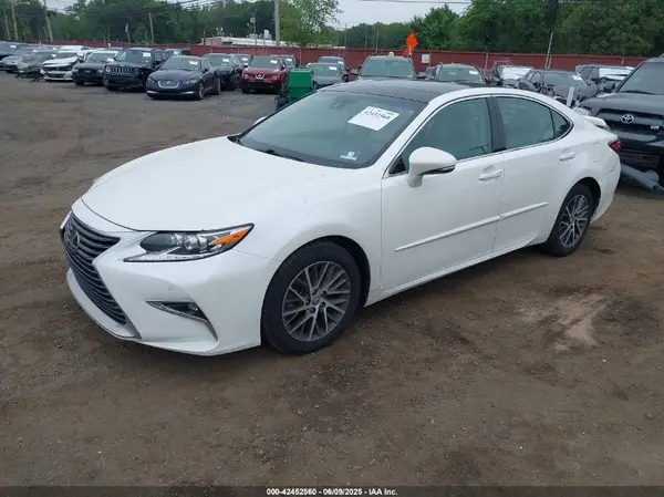 58ABK1GG2HU048426 2017 LEXUS ES - Image 2