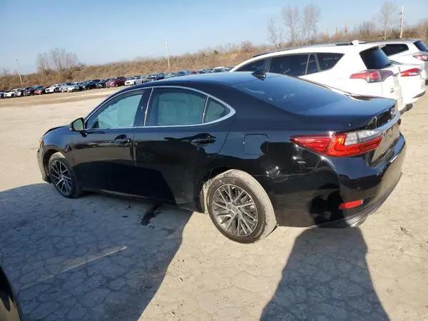 58ABK1GG2HU051195 2017 LEXUS ES - Image 2