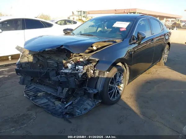58ABK1GG2HU052282 2017 LEXUS ES - Image 2