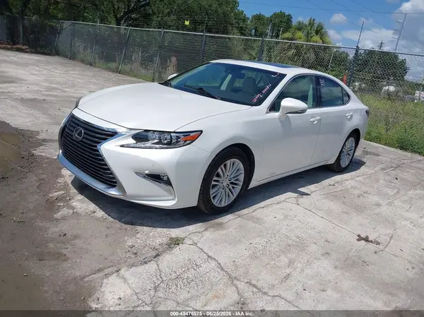 58ABK1GG2HU054744 2017 LEXUS ES - Image 2