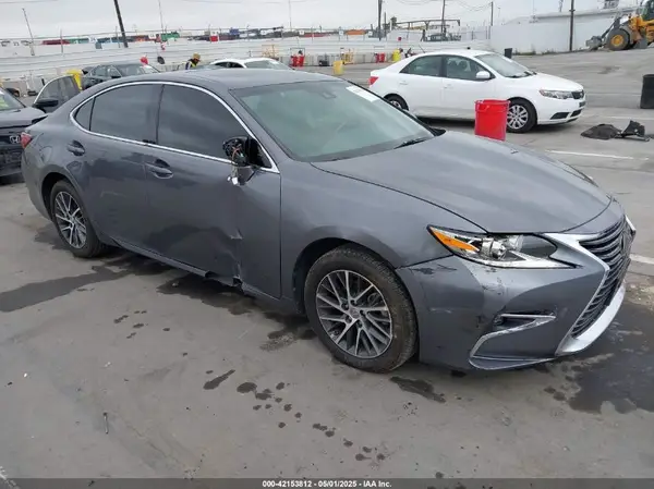 58ABK1GG2HU055621 2017 LEXUS ES - Image 1