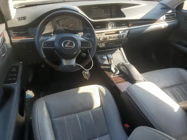 58ABK1GG2HU057188 2017 LEXUS ES - Image 8