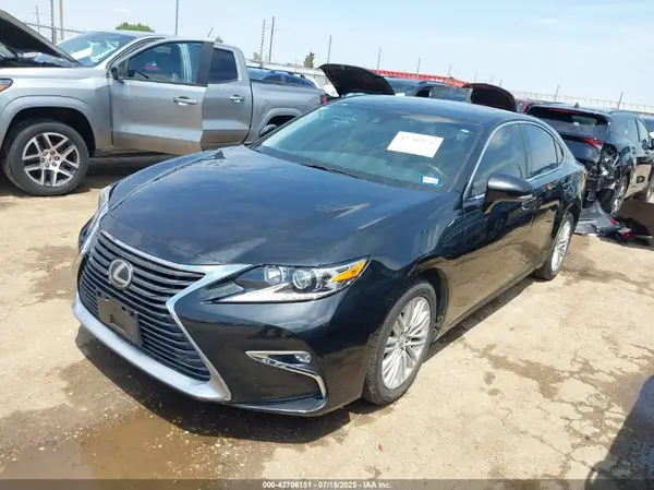 58ABK1GG2HU065713 2017 LEXUS ES - Image 2