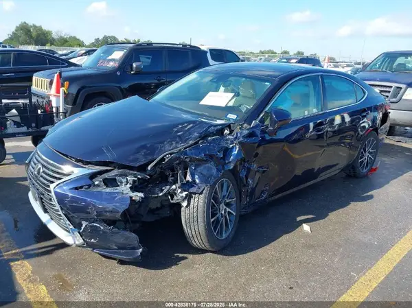 58ABK1GG2HU067736 2017 LEXUS ES - Image 2