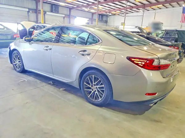 58ABK1GG2HU068997 2017 LEXUS ES - Image 2