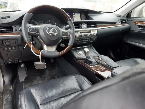 58ABK1GG2HU071821 2017 LEXUS ES - Image 8
