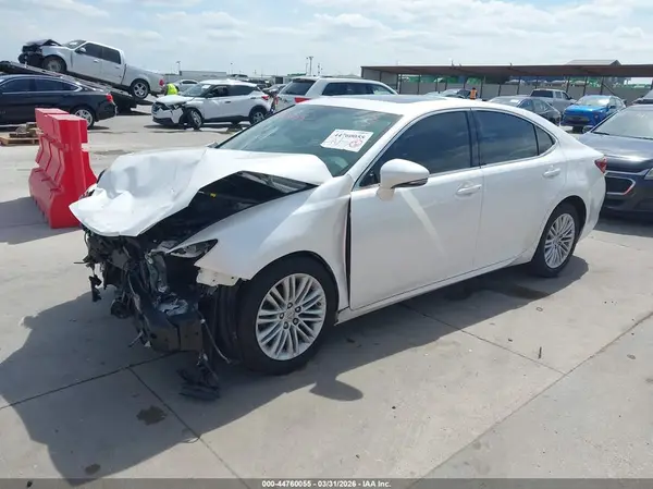 58ABK1GG2HU073598 2017 LEXUS ES - Image 2