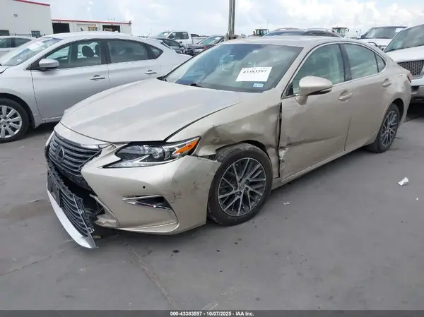 58ABK1GG2HU076016 2017 LEXUS ES - Image 2
