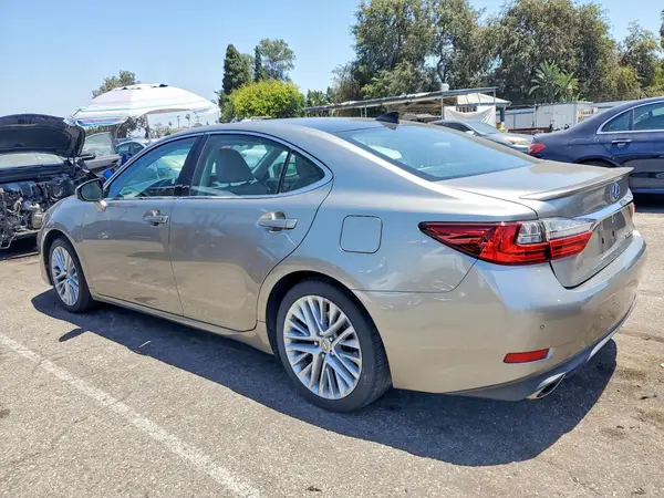 58ABK1GG2HU078073 2017 LEXUS ES - Image 2