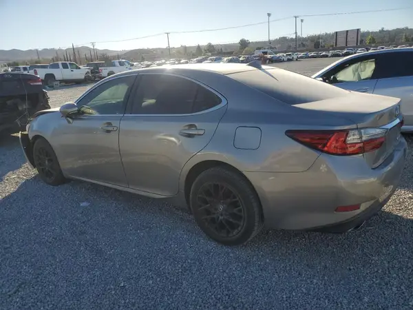 58ABK1GG2HU078154 2017 LEXUS ES - Image 2