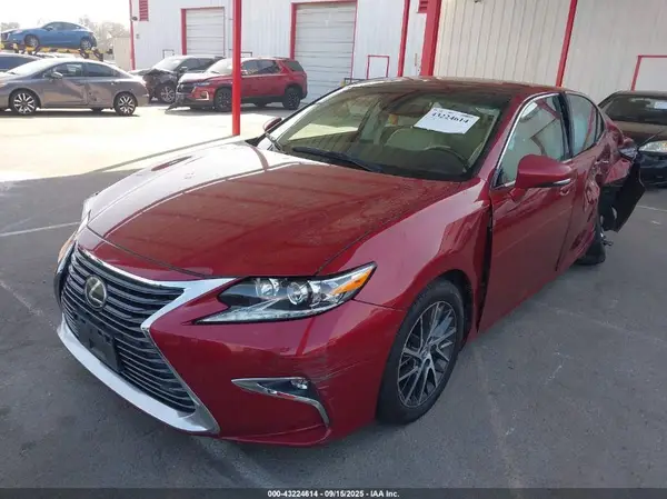 58ABK1GG2HU079403 2017 LEXUS ES - Image 2