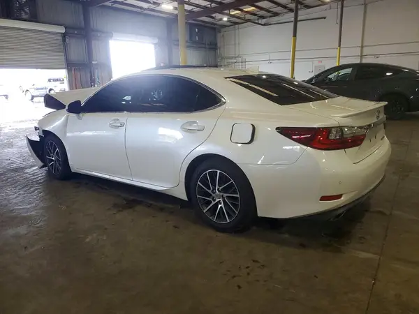 58ABK1GG2HU079451 2017 LEXUS ES - Image 2