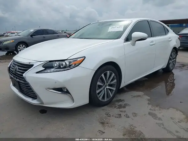 58ABK1GG2JU079715 2018 LEXUS ES - Image 2