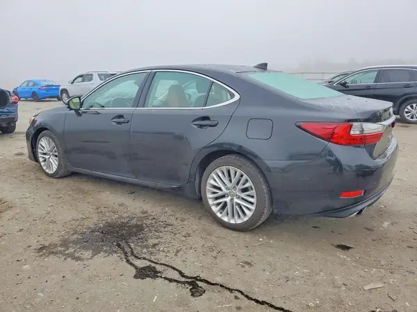 58ABK1GG2JU088351 2018 LEXUS ES - Image 2