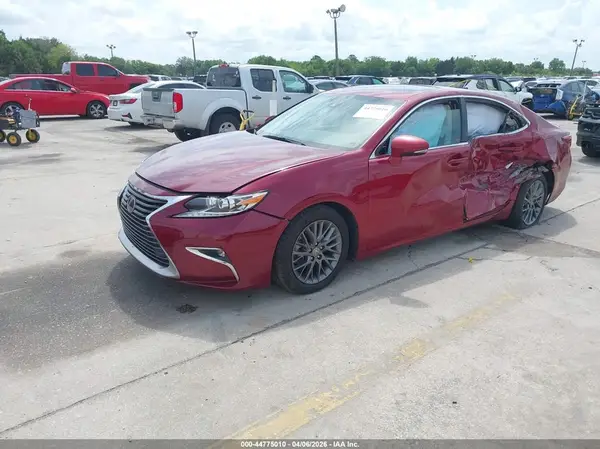 58ABK1GG2JU089631 2018 LEXUS ES - Image 2