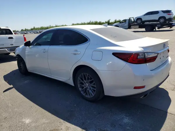 58ABK1GG2JU091525 2018 LEXUS ES - Image 2
