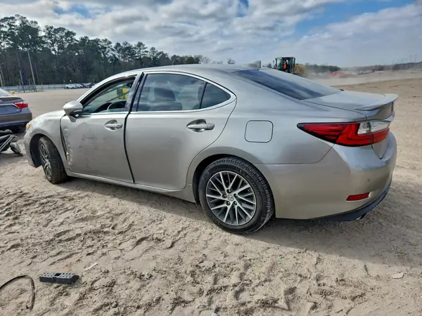 58ABK1GG2JU096286 2018 LEXUS ES - Image 2