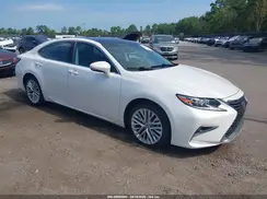 58ABK1GG2JU099558 2018 LEXUS ES