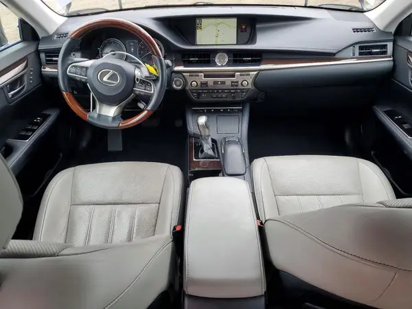 58ABK1GG2JU100496 2018 LEXUS ES - Image 8