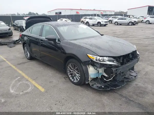 58ABK1GG2JU102801 2018 LEXUS ES - Image 1