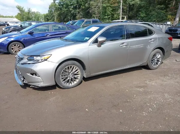58ABK1GG2JU103897 2018 LEXUS ES - Image 2