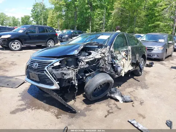 58ABK1GG2JU105150 2018 LEXUS ES - Image 2