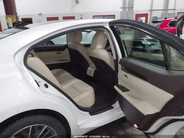 58ABK1GG2JU111143 2018 LEXUS ES - Image 8
