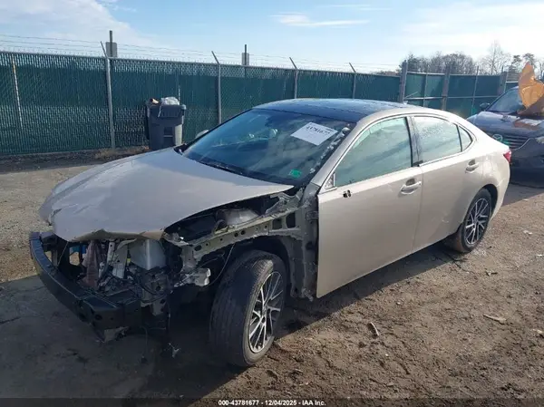 58ABK1GG2JU117458 2018 LEXUS ES - Image 2