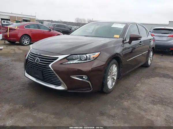 58ABK1GG3GU002862 2016 LEXUS ES - Image 2