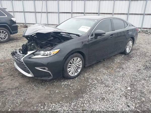 58ABK1GG3GU004059 2016 LEXUS ES - Image 2
