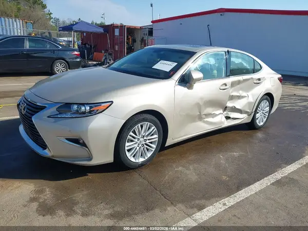 58ABK1GG3GU008208 2016 LEXUS ES - Image 2