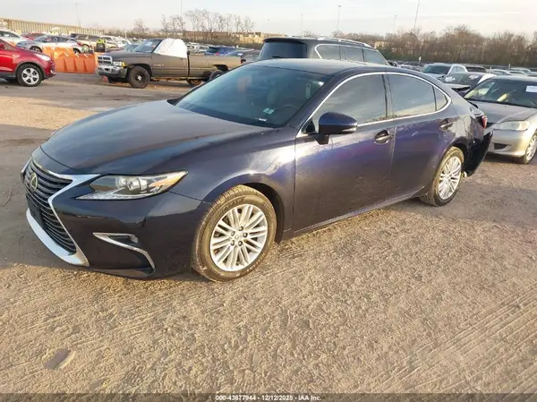 58ABK1GG3GU012016 2016 LEXUS ES - Image 2