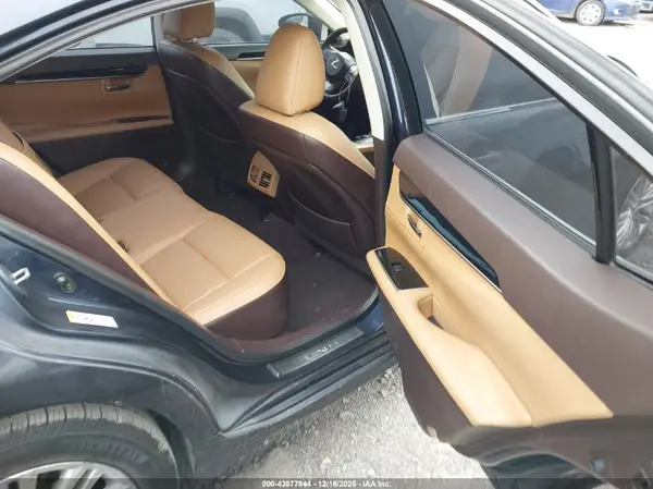 58ABK1GG3GU012016 2016 LEXUS ES - Image 8