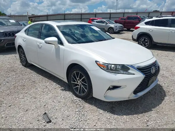 58ABK1GG3GU013943 2016 LEXUS ES - Image 1