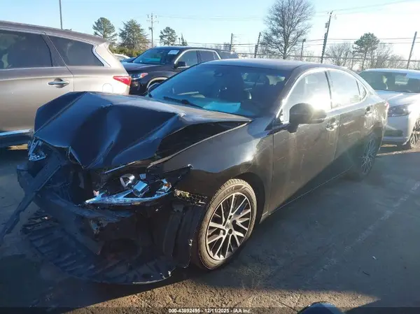 58ABK1GG3GU019404 2016 LEXUS ES - Image 2