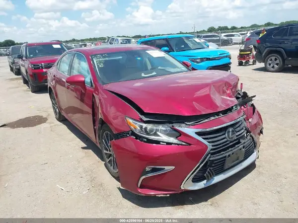 58ABK1GG3GU019869 2016 LEXUS ES - Image 1