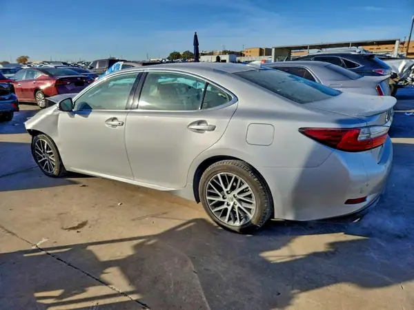 58ABK1GG3GU022481 2016 LEXUS ES - Image 2
