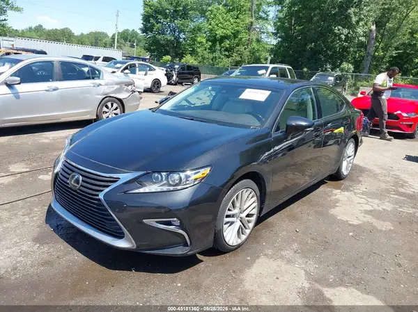 58ABK1GG3GU025204 2016 LEXUS ES - Image 2