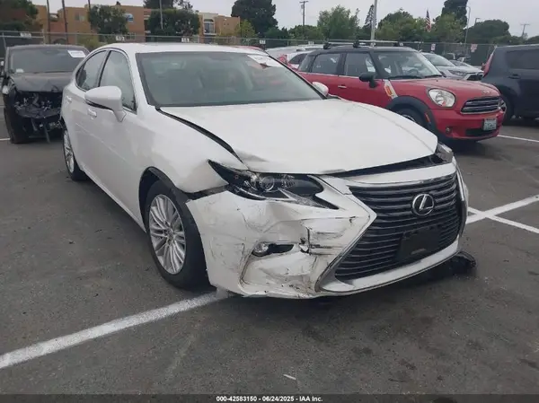 58ABK1GG3GU028183 2016 LEXUS ES - Image 1